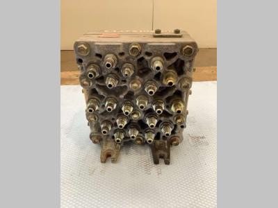 Distributore idraulico principale per Hitachi ZX135US in vendita da Massucco T. Srl Area Ricambi