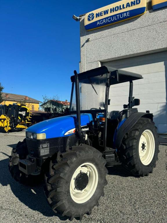 New Holland TN70 ROPS Foto 1