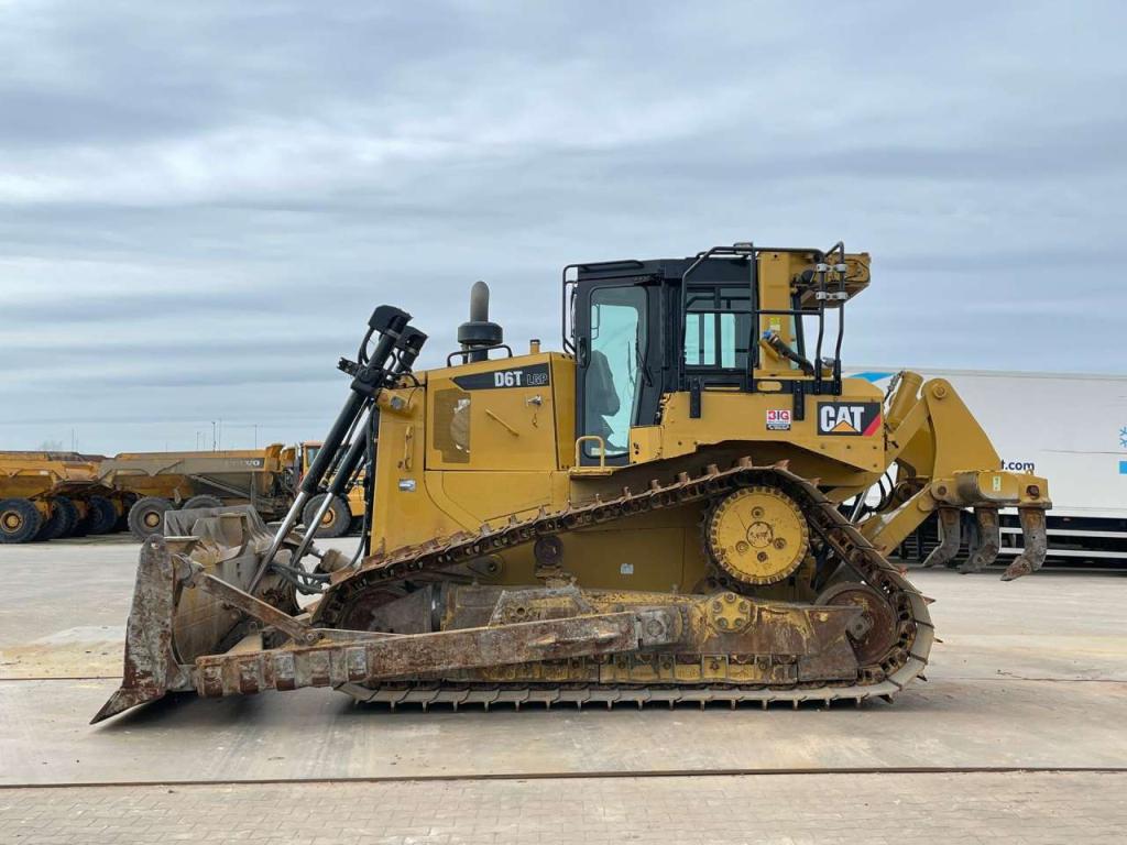 Caterpillar D6T LGP Foto 1
