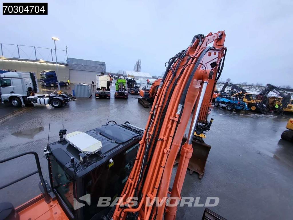 Hitachi ZX300 LC -6 Foto 12