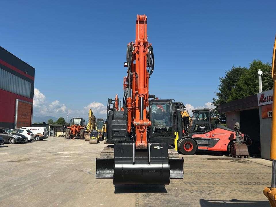 Hitachi ZX225USLC-6 Foto 22