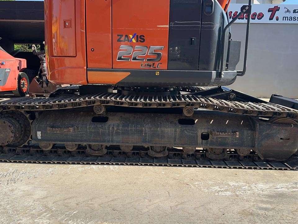 Hitachi ZX225USLC-6 Foto 4