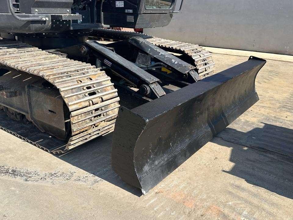 Hitachi ZX225USLC-6 Foto 6