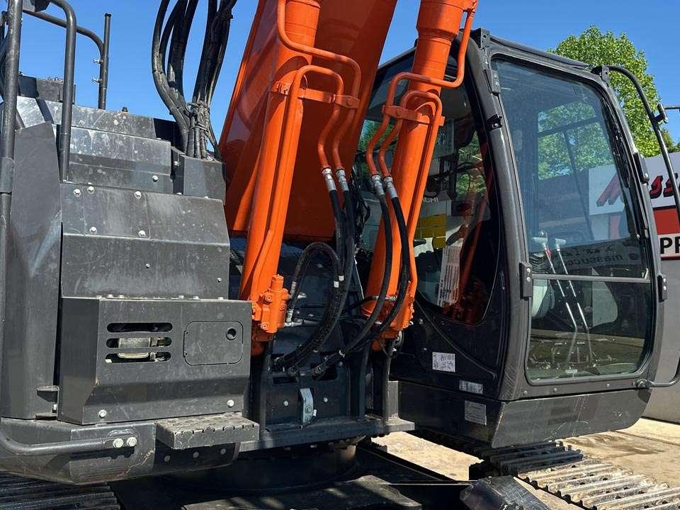 Hitachi ZX225USLC-6 Foto 7
