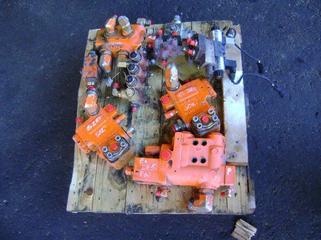 Valvola anticaduta braccio (blocco) per Fiat Hitachi Ex 285 Foto 1