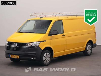 Volkswagen Transporter 90pk L2H1 Trekhaak Navi Airco Cruise Camera Imperiaal Parkeersensoren APK 03-2027 Euro6 in vendita da BAS World B.V.
