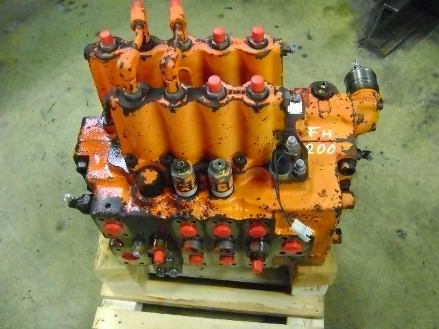 Distributore idraulico per Fiat Hitachi FH 200 Foto 1