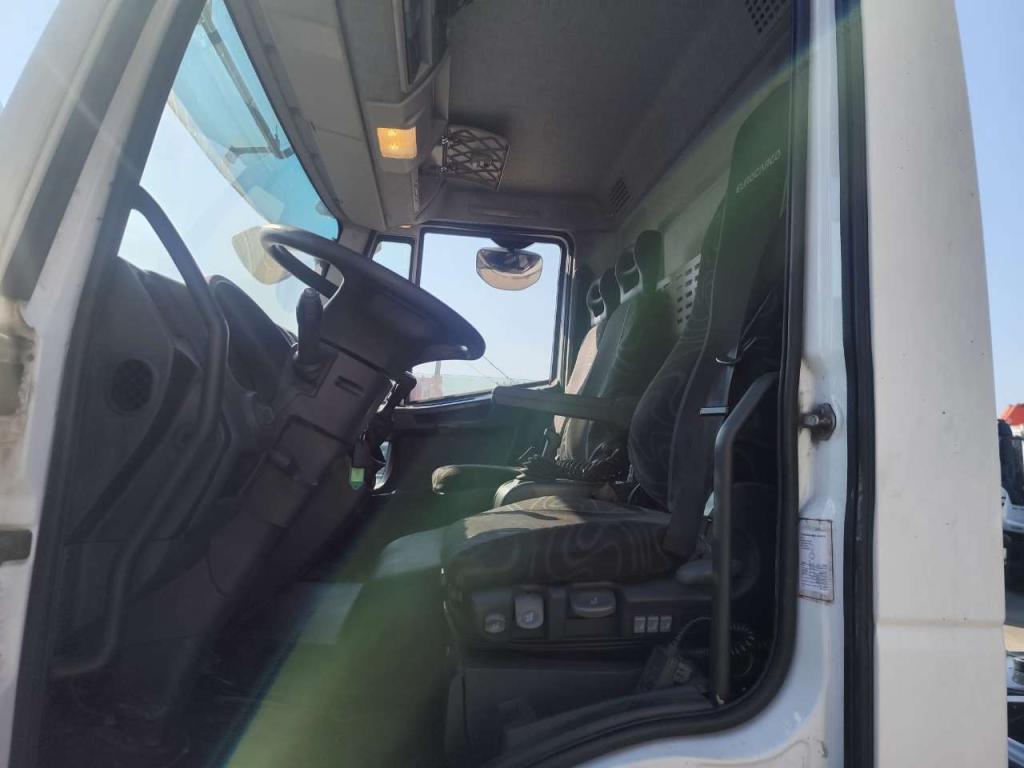 Iveco EUROCARGO 180E32 Foto 3