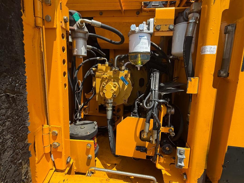 JCB Js130 Foto 8