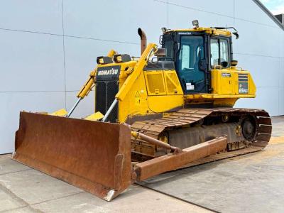 Komatsu D65PXi-18 - Backup Camera / Airco / CE + EPA