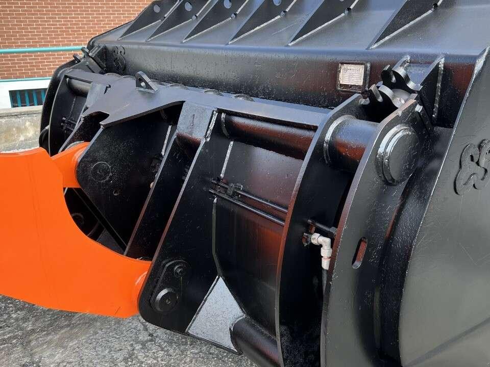 Hitachi ZW220-5B Foto 16