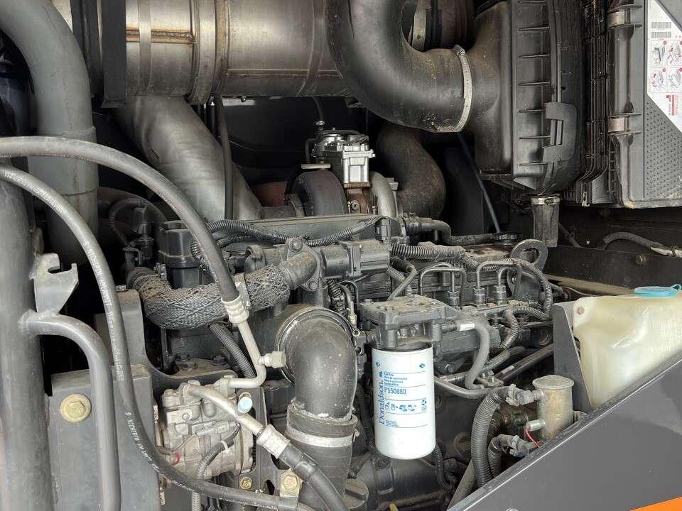 Hitachi ZW220-5B Foto 17