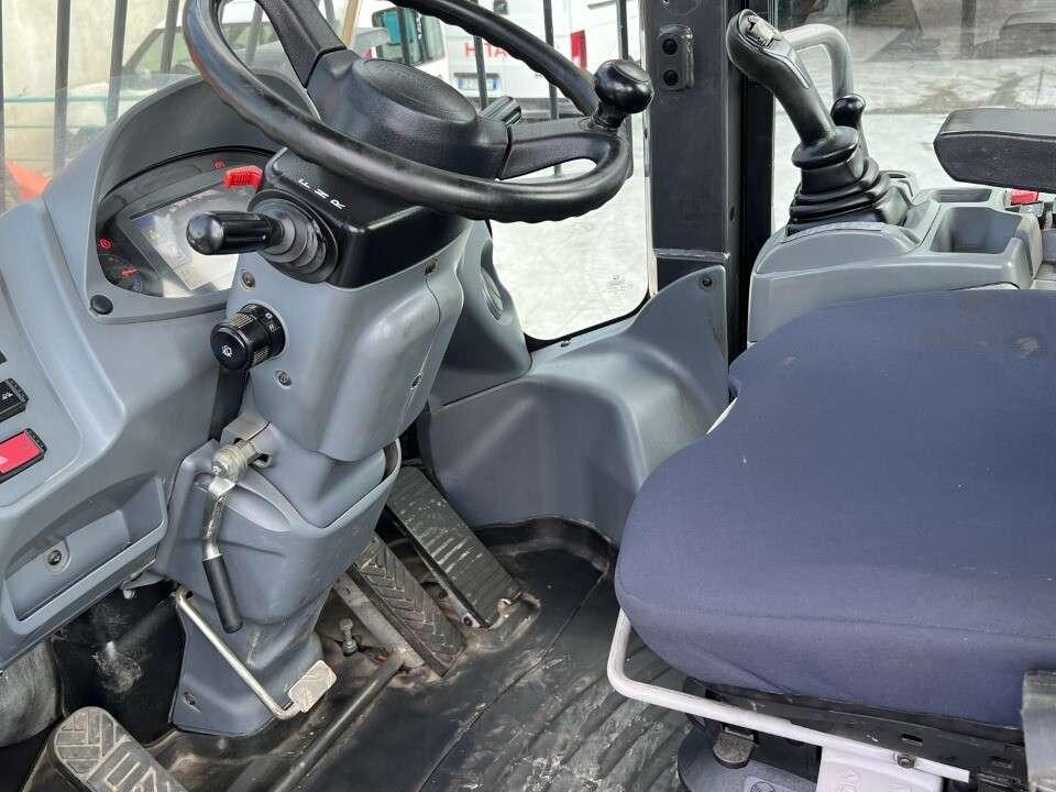Hitachi ZW220-5B Foto 7
