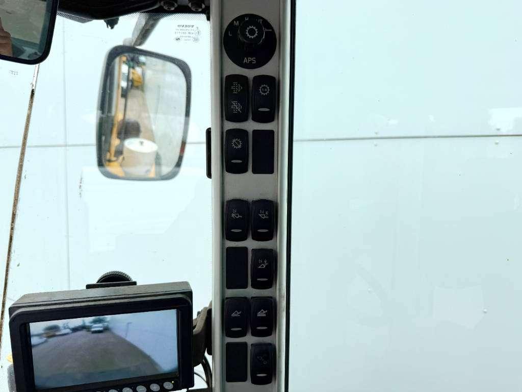 Volvo L120G - Dutch Machine / 3rd Function Foto 12