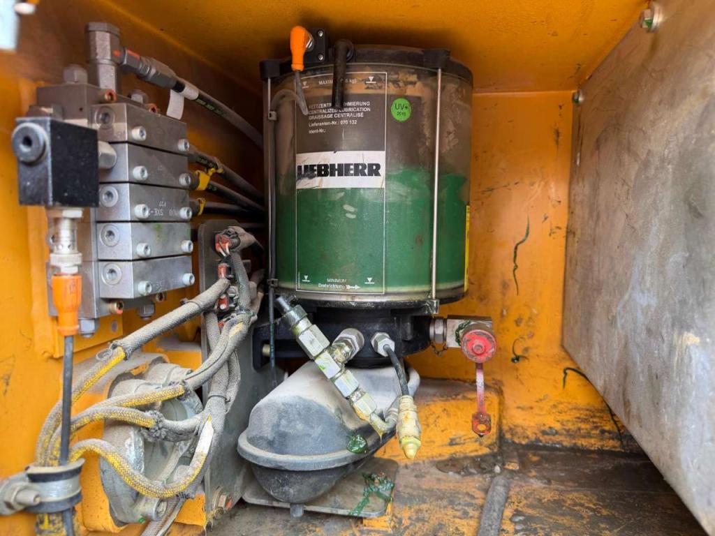 Liebherr R926 LC Foto 12