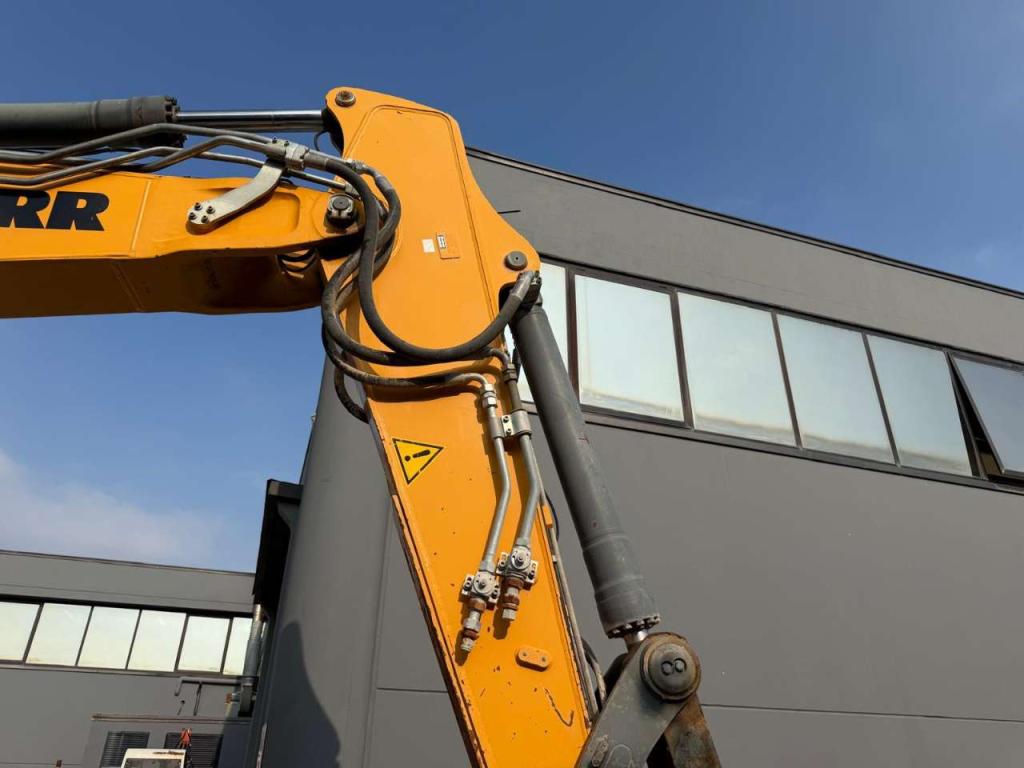 Liebherr R926 LC Foto 5