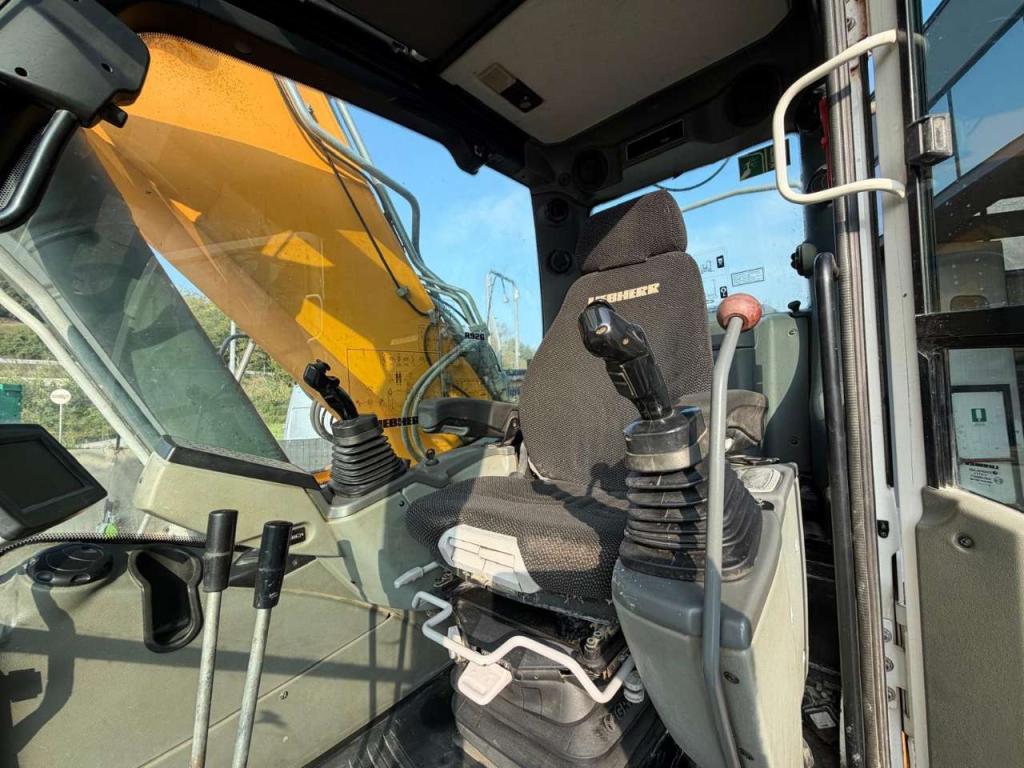 Liebherr R926 LC Foto 9