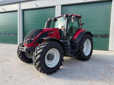 Valtra T 174 GOOD TIRES in vendita da JN Machines BV