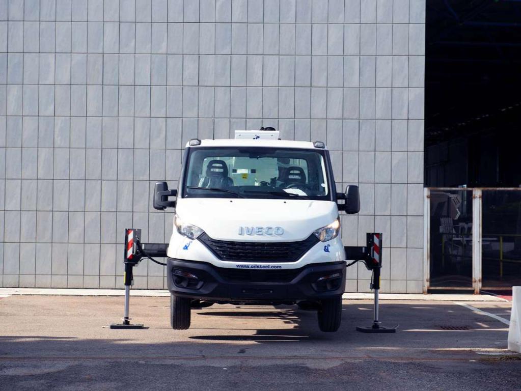 Oil&Steel Snake 2010 H plus SU IVECO DAILY 35S14H Foto 15