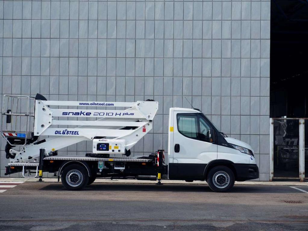 Oil&Steel Snake 2010 H plus SU IVECO DAILY 35S14H Foto 5