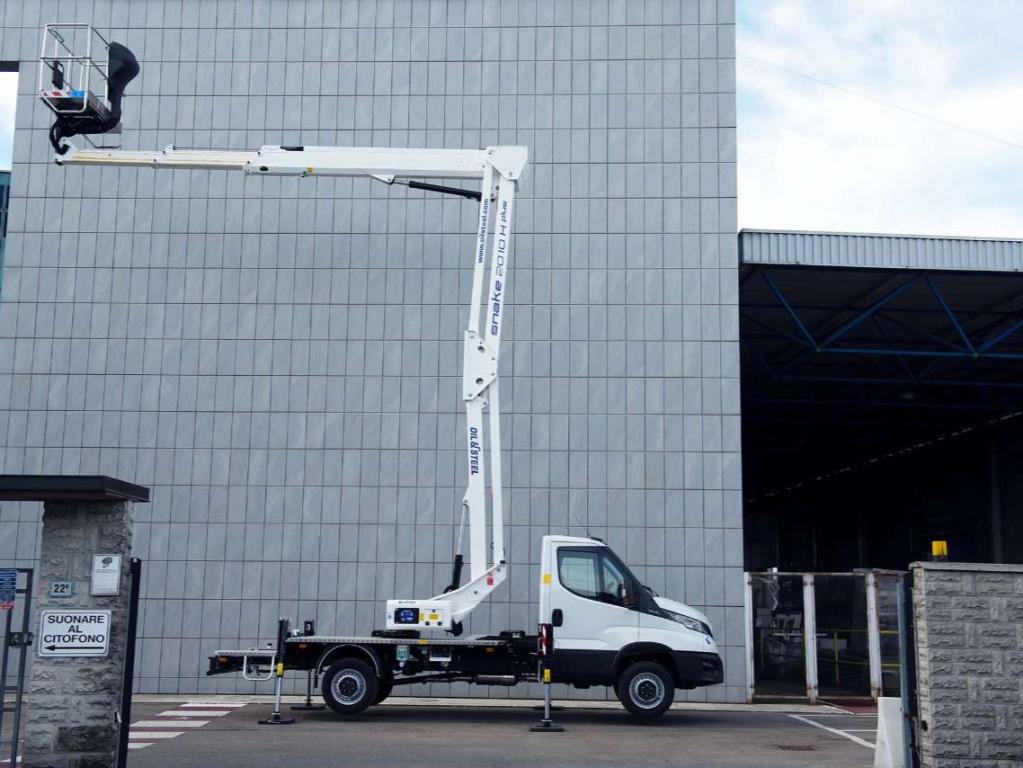 Oil&Steel Snake 2010 H plus SU IVECO DAILY 35S14H Foto 8