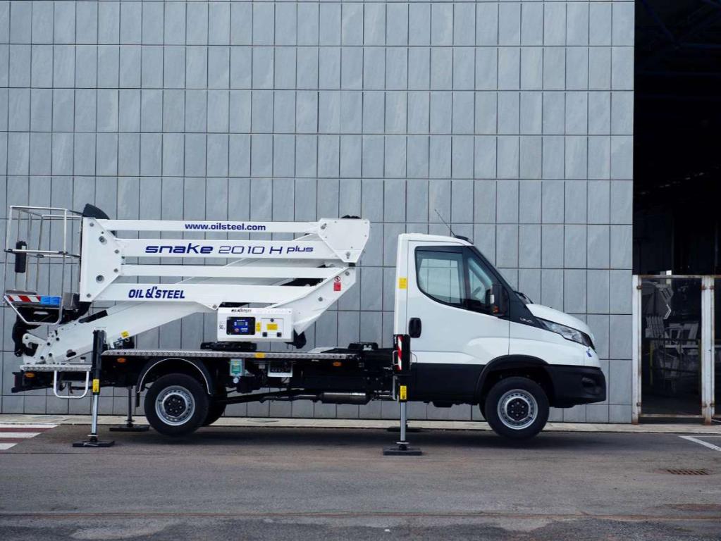 Oil&Steel Snake 2010 H plus SU IVECO DAILY 35S14H Foto 9