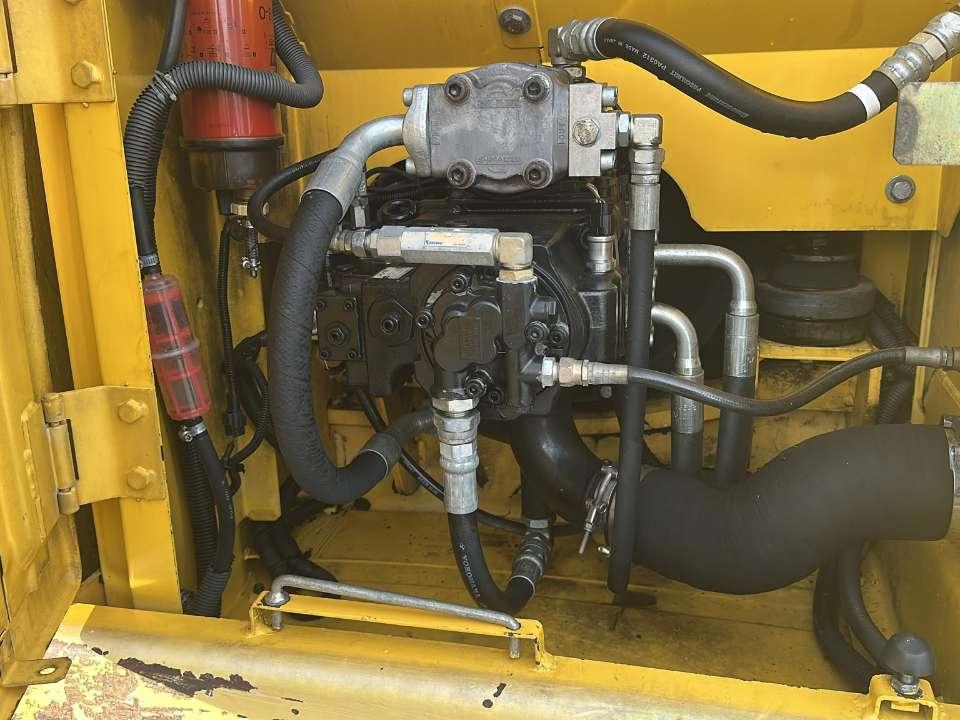 New Holland E 135B Foto 10