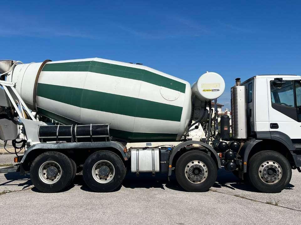 Iveco Trakker 410 8X4 Foto 13