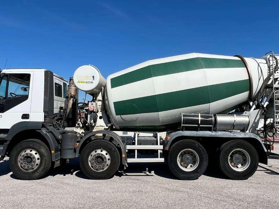 Iveco Trakker 410 8X4 Foto 2