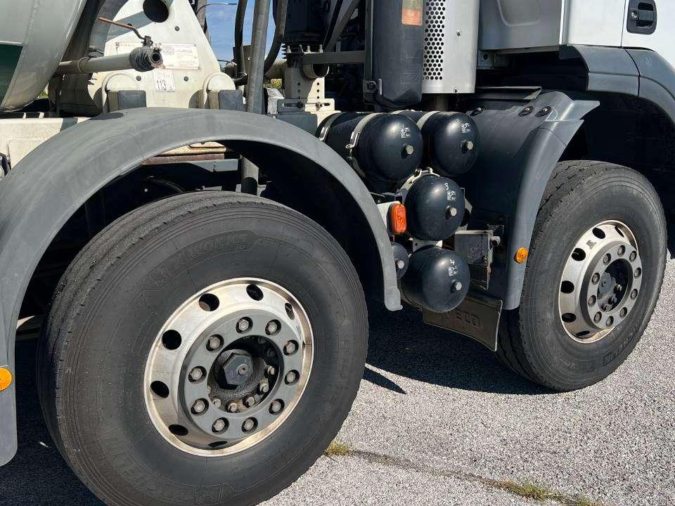 Iveco Trakker 410 8X4 Foto 7