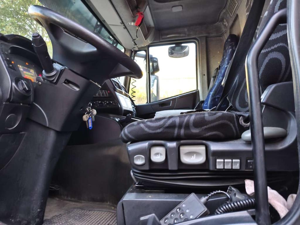 Iveco STRALIS HI-STREET 260S31 Foto 6