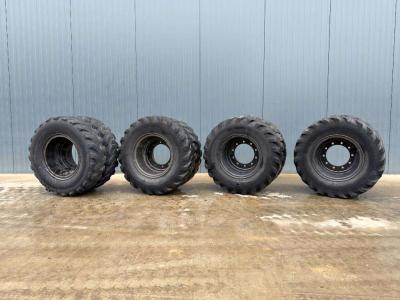 Pneumatico per Bridgestone 1000 x 20 Set / 10.00 x 20: 4x2 Tyres in vendita da Smitma B.V.