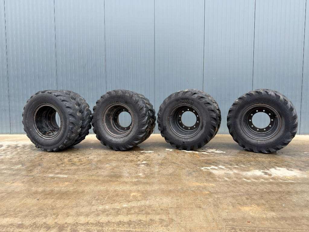 Pneumatico per Bridgestone 1000 x 20 Set / 10.00 x 20: 4x2 Tyres Foto 1
