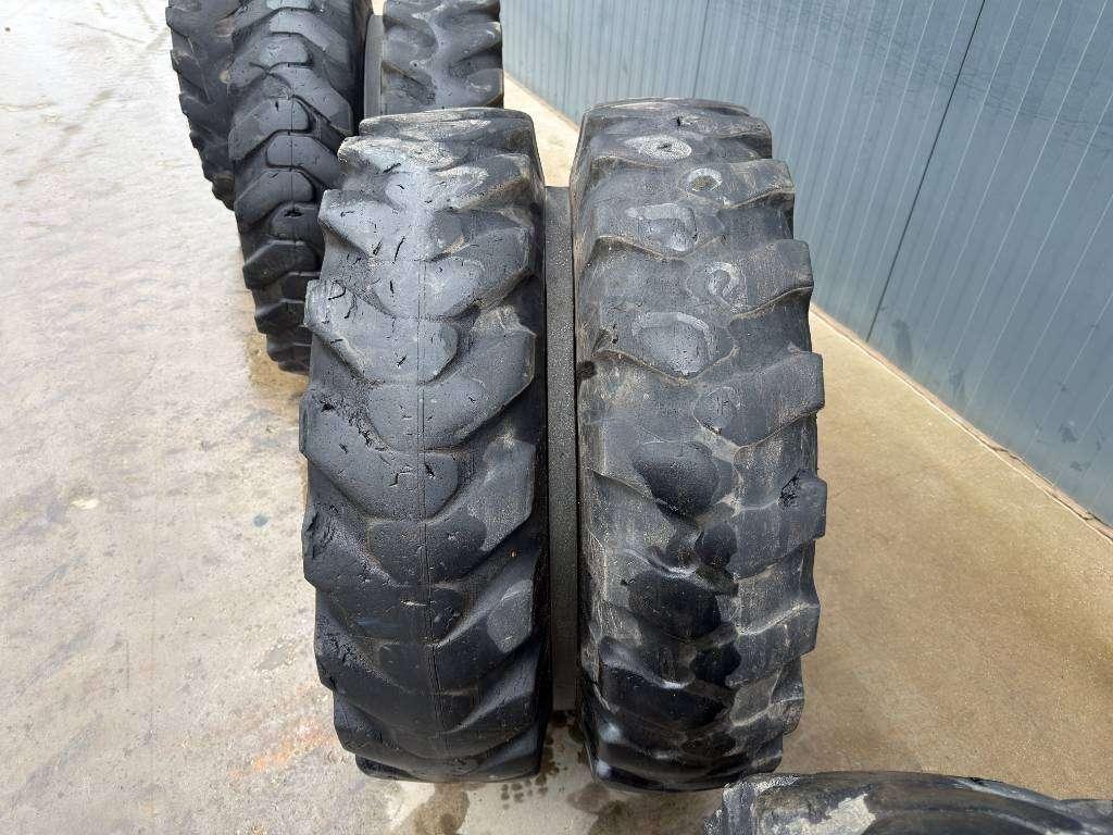 Pneumatico per Bridgestone 1000 x 20 Set / 10.00 x 20: 4x2 Tyres Foto 13
