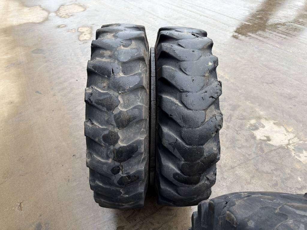 Pneumatico per Bridgestone 1000 x 20 Set / 10.00 x 20: 4x2 Tyres Foto 16
