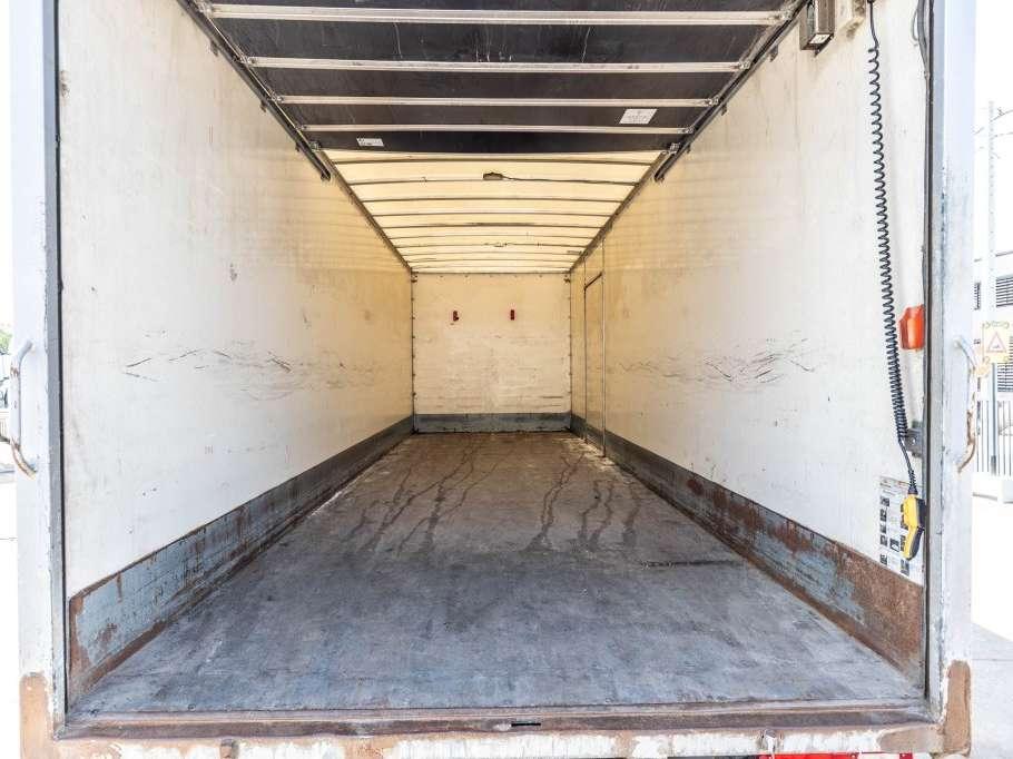 Renault D26.320-6x2+DHOLLANDIA 2T. Foto 10