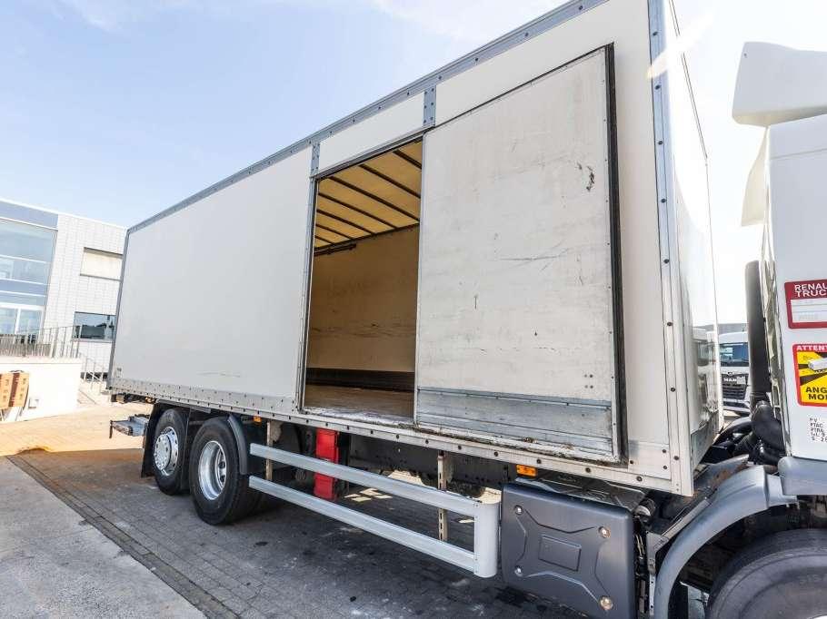 Renault D26.320-6x2+DHOLLANDIA 2T. Foto 11