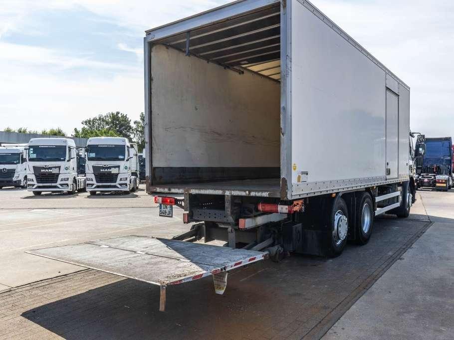Renault D26.320-6x2+DHOLLANDIA 2T. Foto 8