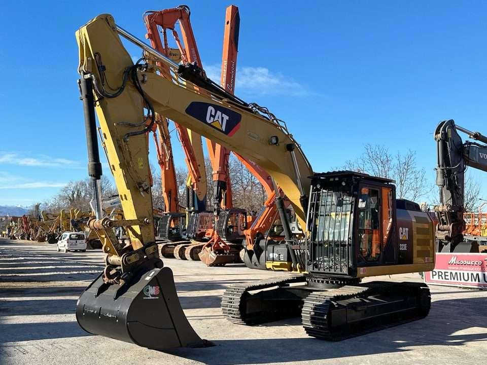 Caterpillar 323E Foto 1