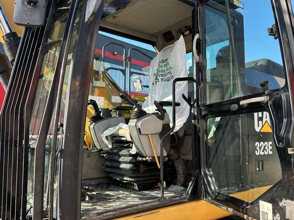 Caterpillar 323E Foto 9