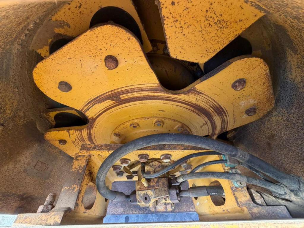 Caterpillar CP76 Foto 12
