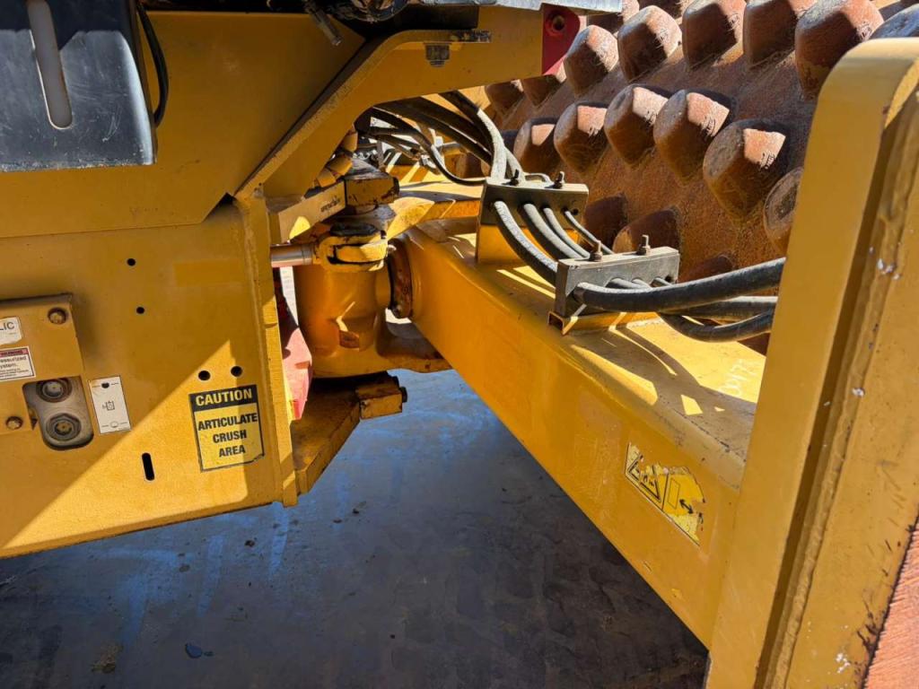Caterpillar CP76 Foto 15