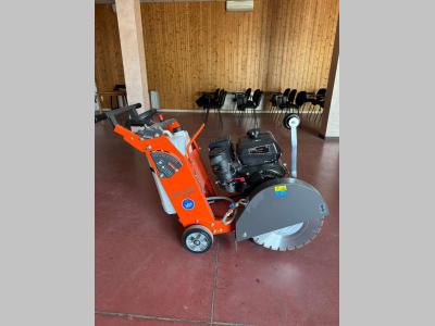 Husqvarna FS400 in vendita da M.D.M. Service Srl