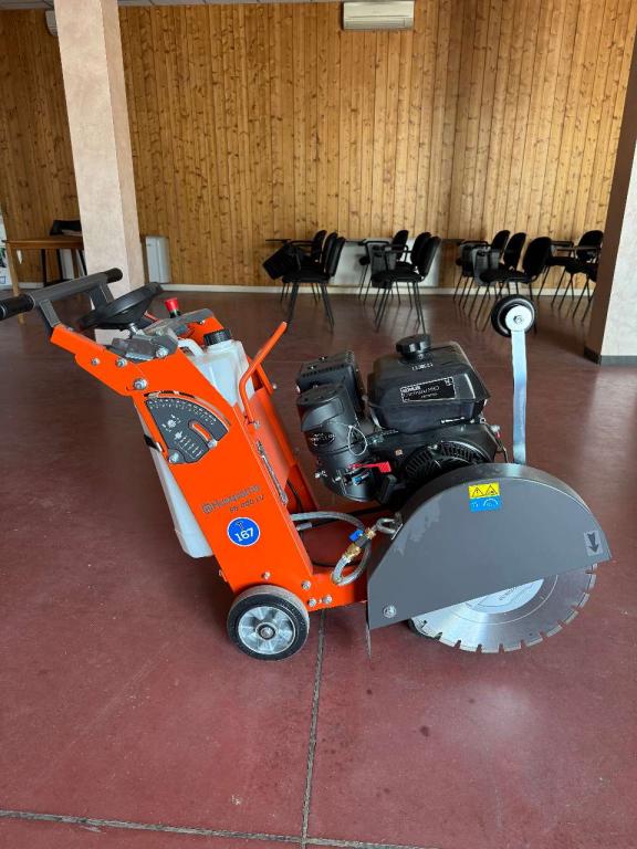 Husqvarna FS400 Foto 1