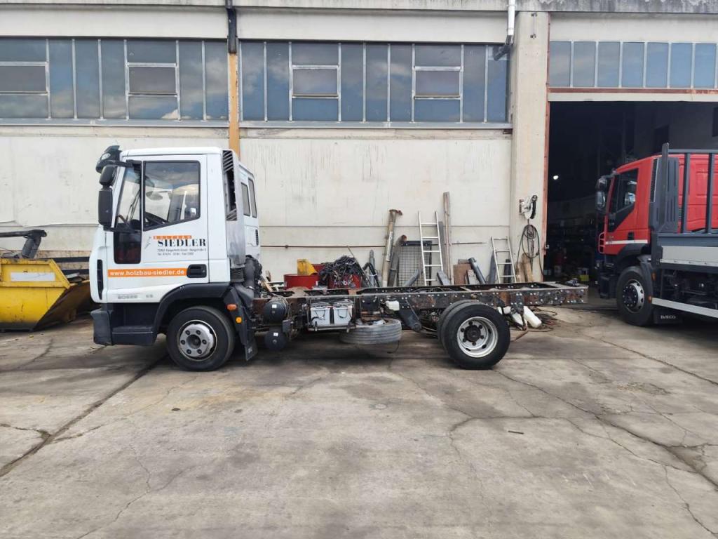 Iveco EUROCARGO CUBE 80E22P Foto 3