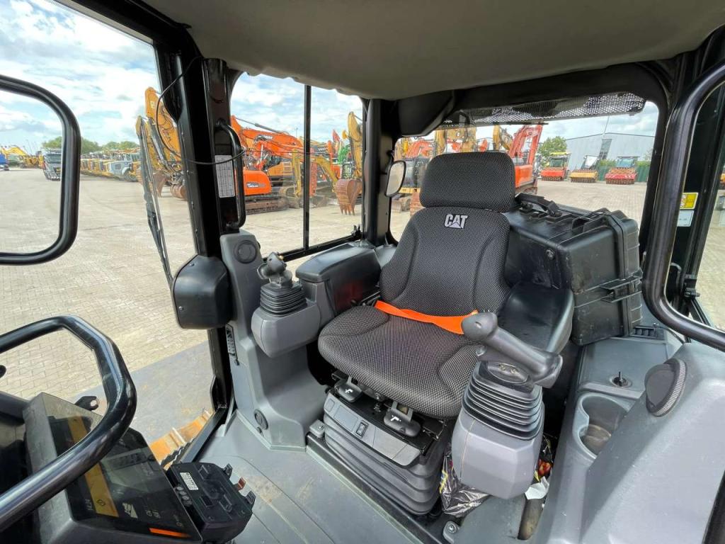 Caterpillar D2 LGP 12A | LEICA GPS Foto 21
