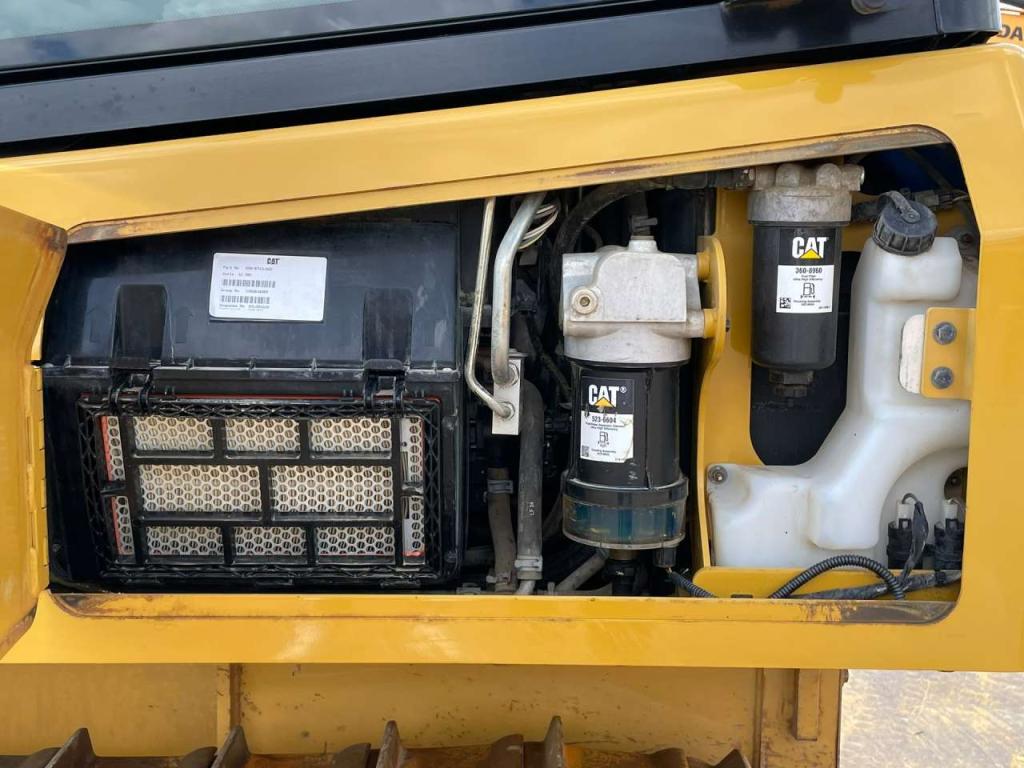Caterpillar D2 LGP 12A | LEICA GPS Foto 30