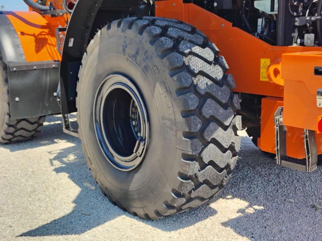 Hitachi ZW 220-7 Foto 18