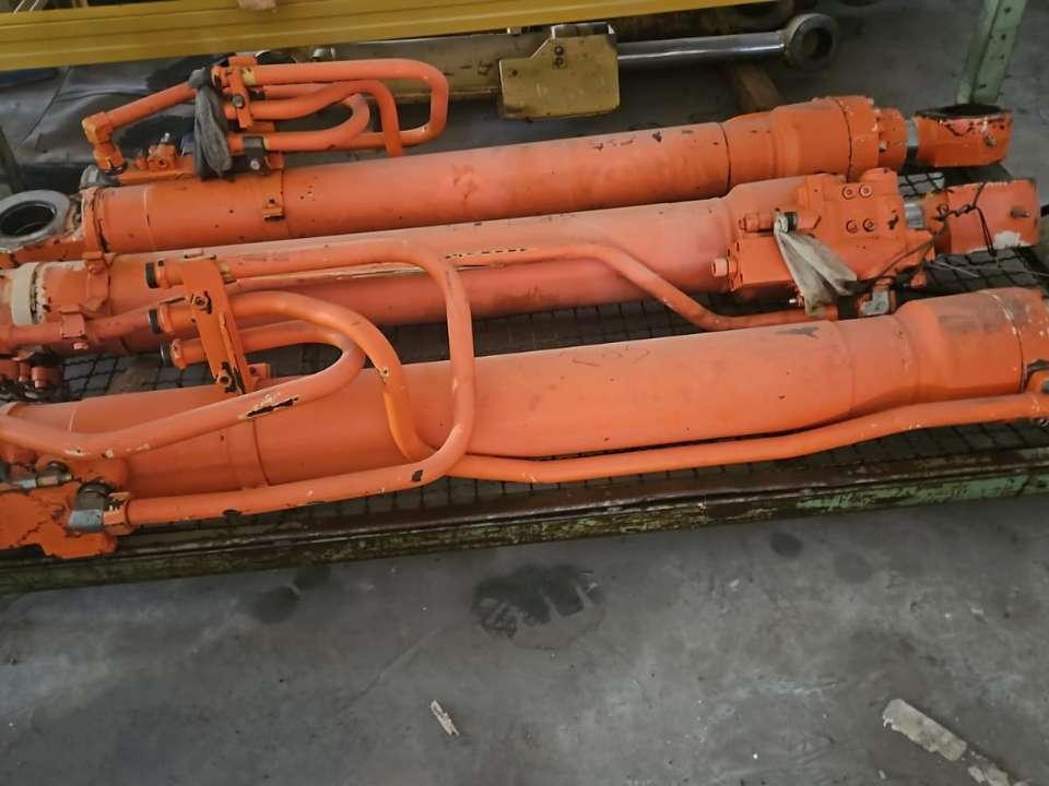 Fiat Hitachi Pistone / Cilindro idraulico per Fiat Hitachi ex285 Foto 1