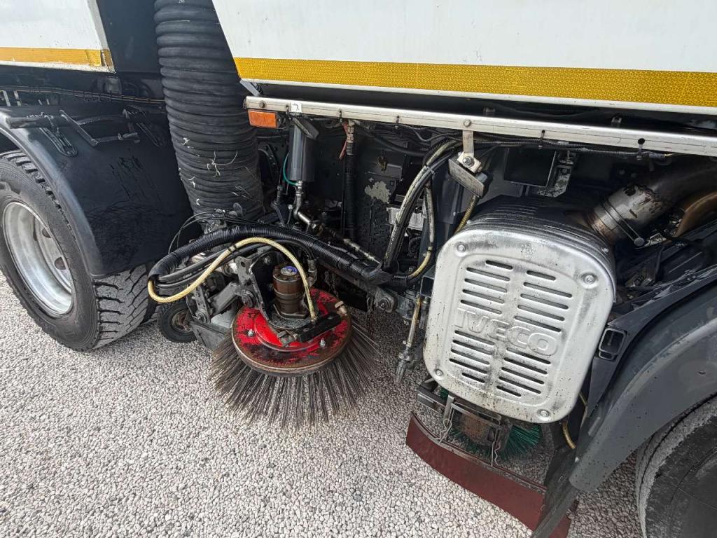 Iveco EUROCARGO 150E22 Foto 10